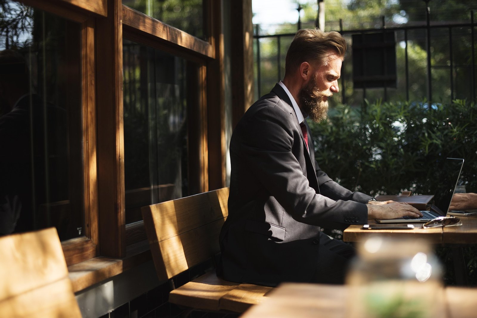Imprenditore al lavoro: consulenza concreta per PMI in Ticino
